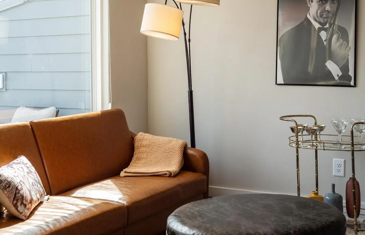 Ultimate Downtown Charlotte Oasis, 10 Guests Villa Holiday home