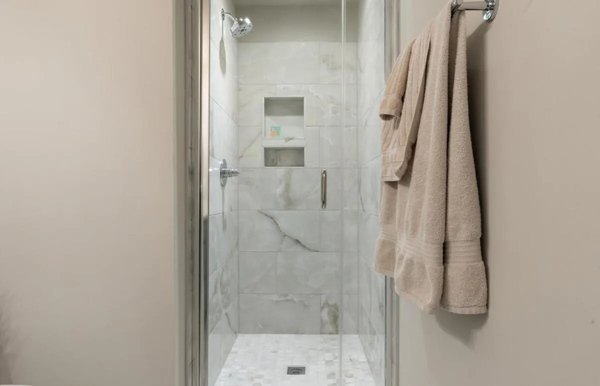 Ultimate Downtown Charlotte Oasis, 10 Guests Villa Holiday home