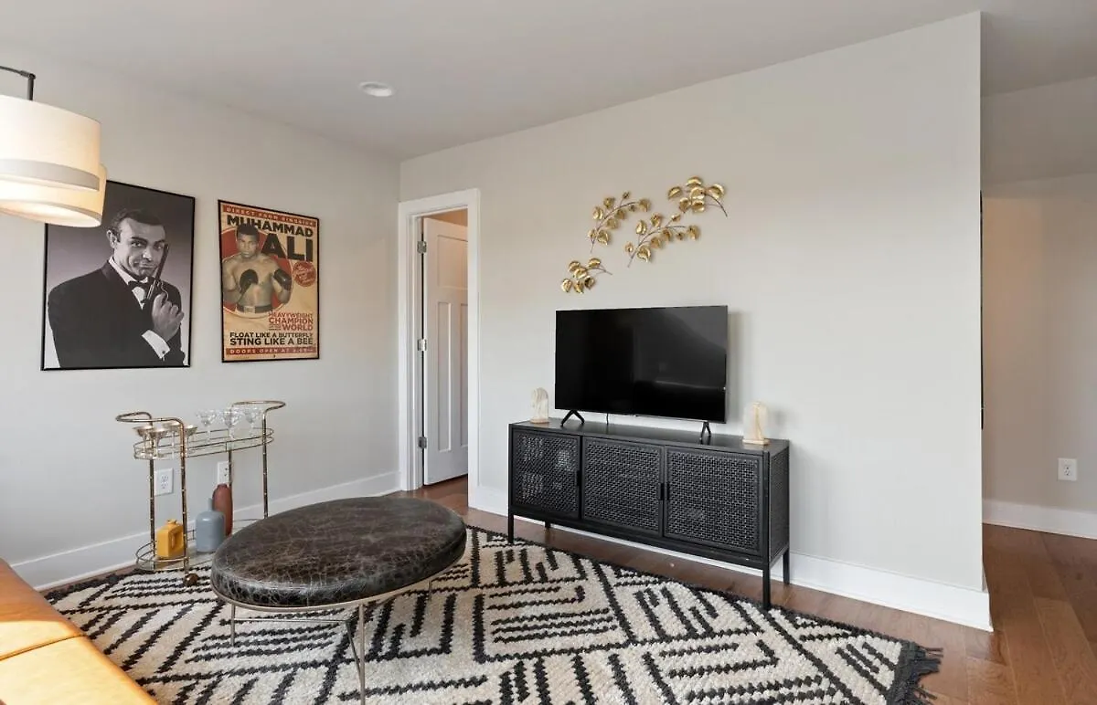 Ultimate Downtown Charlotte Oasis, 10 Guests Villa United States