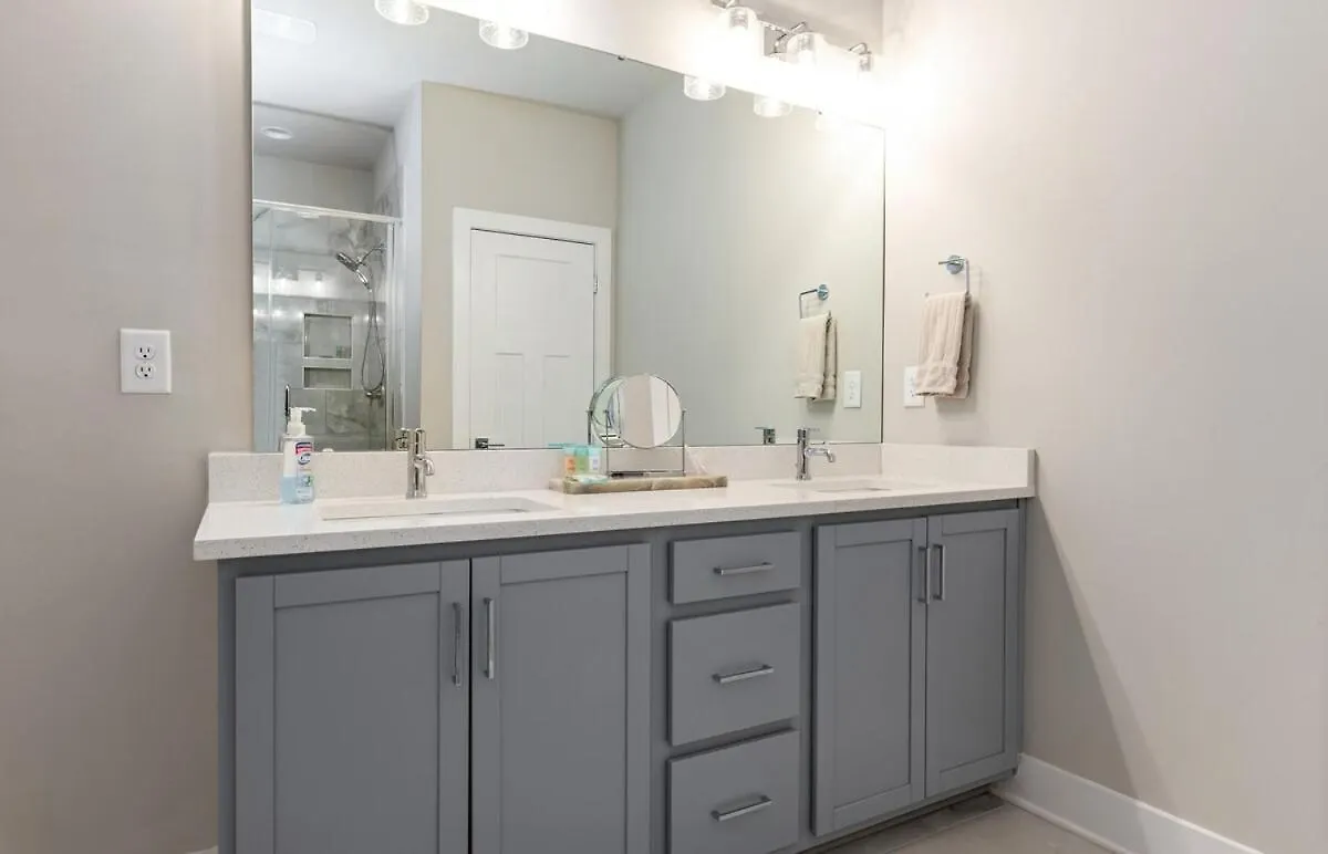 Ultimate Downtown Charlotte Oasis, 10 Guests Villa Holiday home